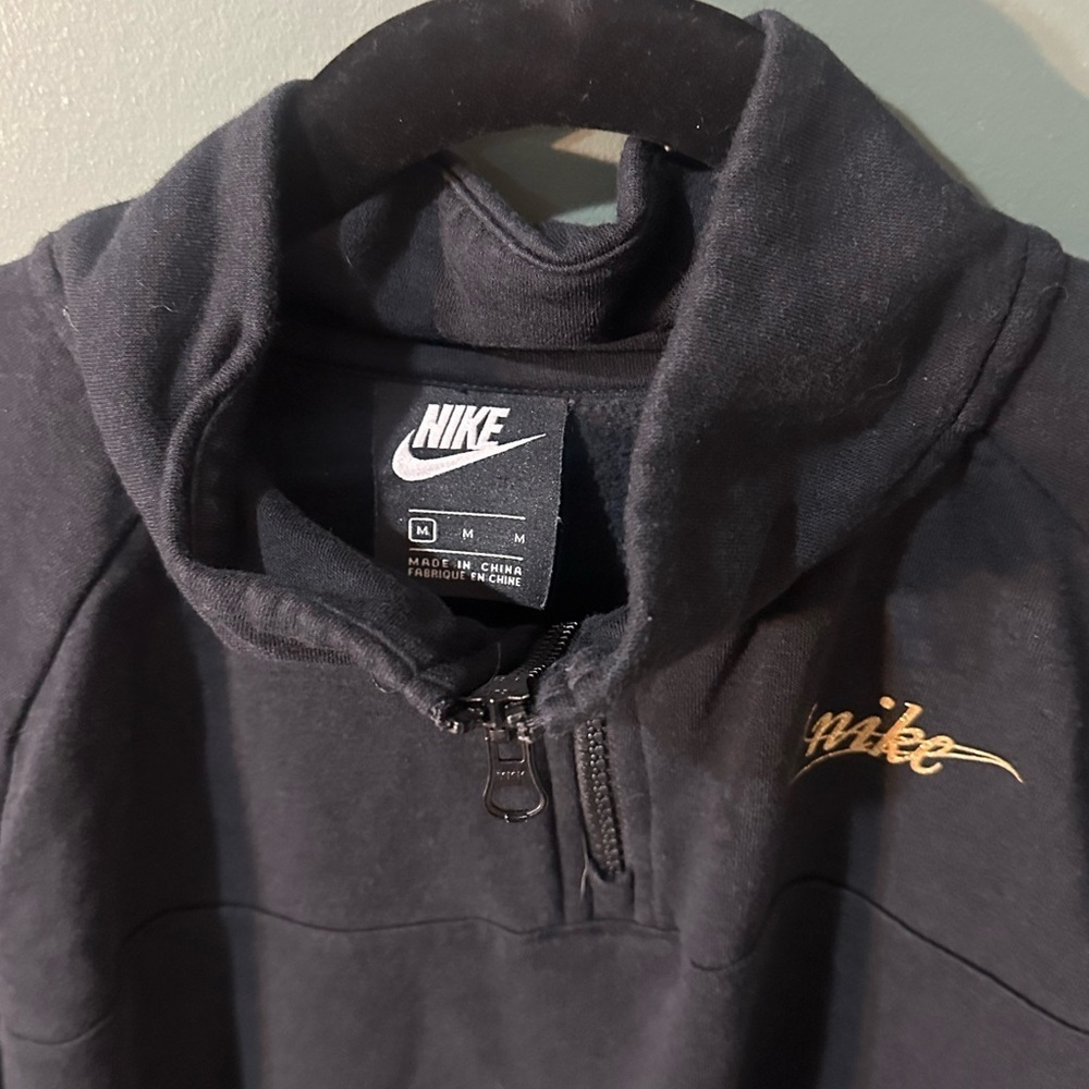 Nike Women's Black Zip Up Sweatshirt Cropped Athletic Size M - Picture 2 of 4